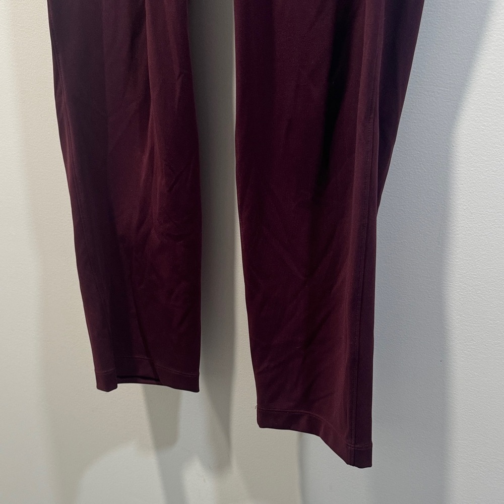Lululemon On the Fly 7/8 Pant
Dark Adobe - Picture 7 of 11